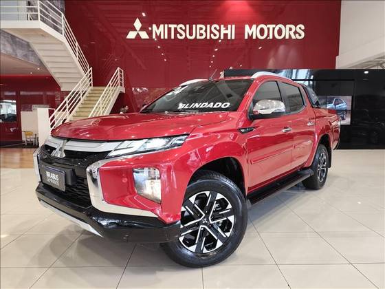 MITSUBISHI L200 TRITON 2.4 16V TURBO DIESEL SPORT HPE-S CD 4P 4X4 AUTOMÁTICO MITSUBISHI L200 TRITON 2.4 16V TURBO DIESEL SPORT HPE-S CD 4P 4X4 AUTOMÁTICO